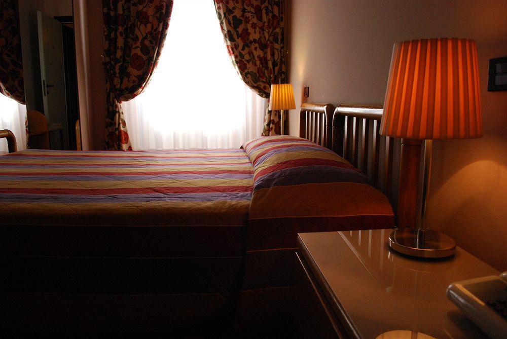 Albergo Giardino Cernobbio Kültér fotó